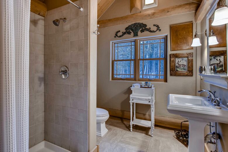 Twin Eagles Lodge - Moving Mountains - Breckenridge, Colorado