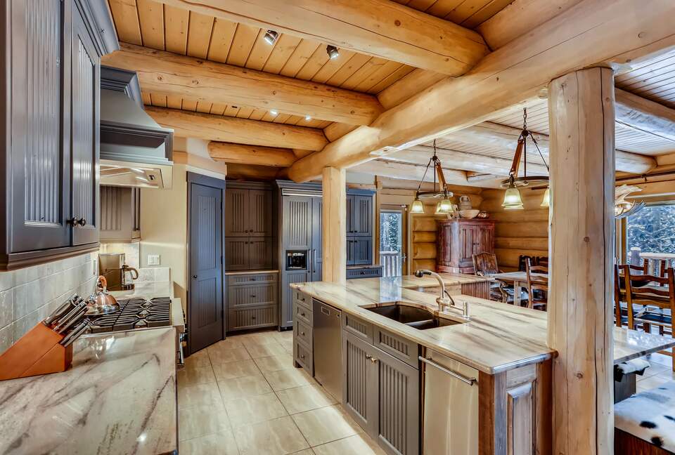 Twin Eagles Lodge - Moving Mountains - Breckenridge, Colorado