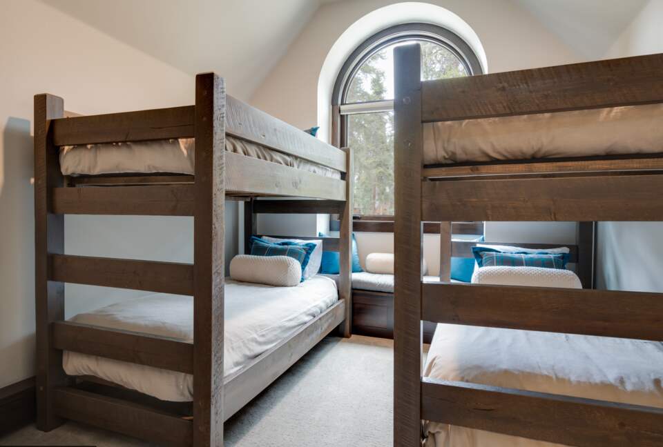 Guest room with bunk beds