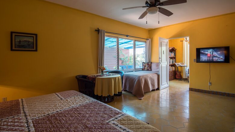 Bugam Villa - Charming Lakeside Home - Chapala, Mexico