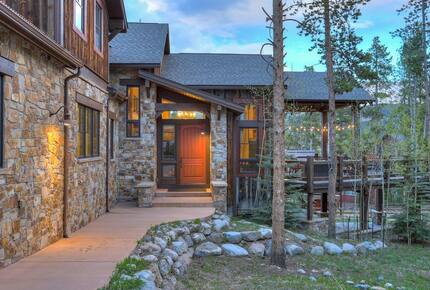 Home Exchange in Breckenridge, CO entry into the large cozy cabin