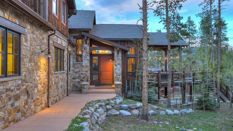 Home Exchange in Breckenridge, CO entry into the large cozy cabin