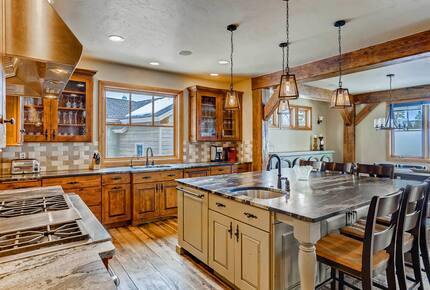 Home Exchange in Breckenridge, CO kitchen with chef grade appliances