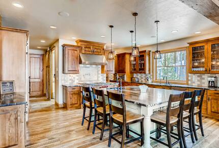 Home Exchange in Breckenridge, CO six eat in kitchen stools