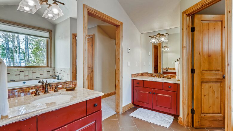Home Exchange in Breckenridge, CO 1st master en suite