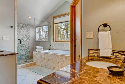 Home Exchange in Breckenridge, CO 2nd master en suite with soaker tub