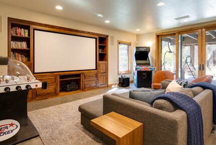 Home Exchange in Breckenridge, CO game room/movie room