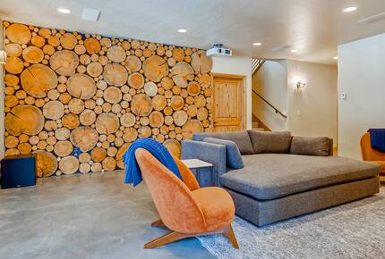 Home Exchange in Breckenridge, CO cozy lounge couch