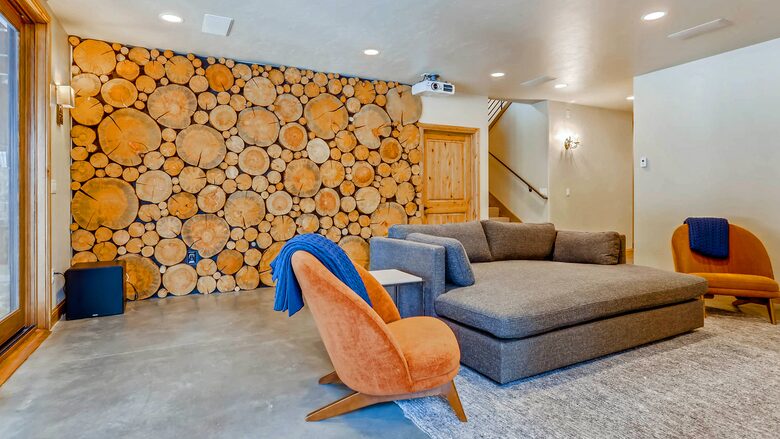 Home Exchange in Breckenridge, CO cozy lounge couch