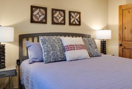 Home Exchange in Breckenridge, CO 3rd master suite with king bed