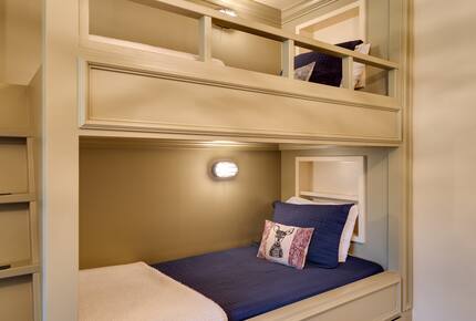 Home Exchange in Breckenridge, CO bunk rooms with built in shelves