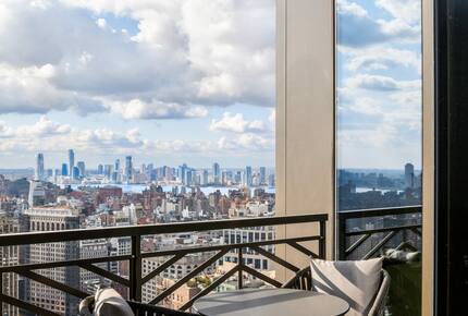 37th Floor Common Area View