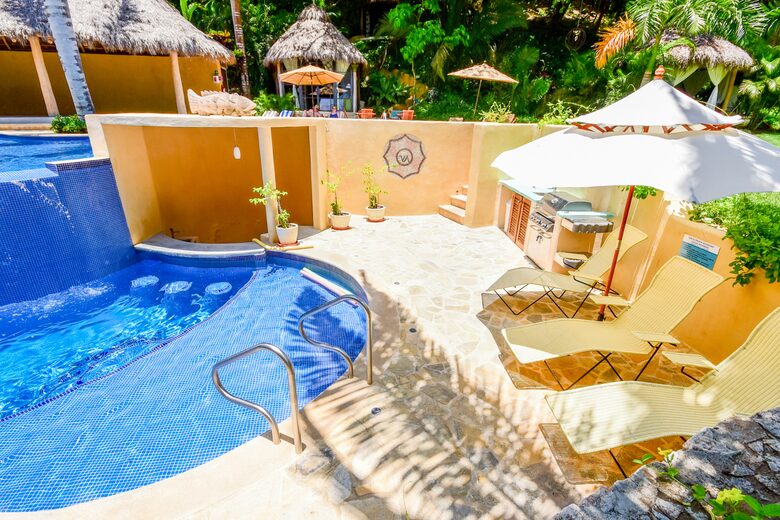 Home Exchange in Sayulita Nay. Mexico, communal pool bar and grill