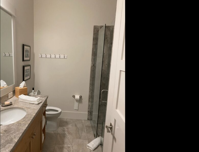 Home Exchange in Clearwater Beach, FL, guest bathroom 2