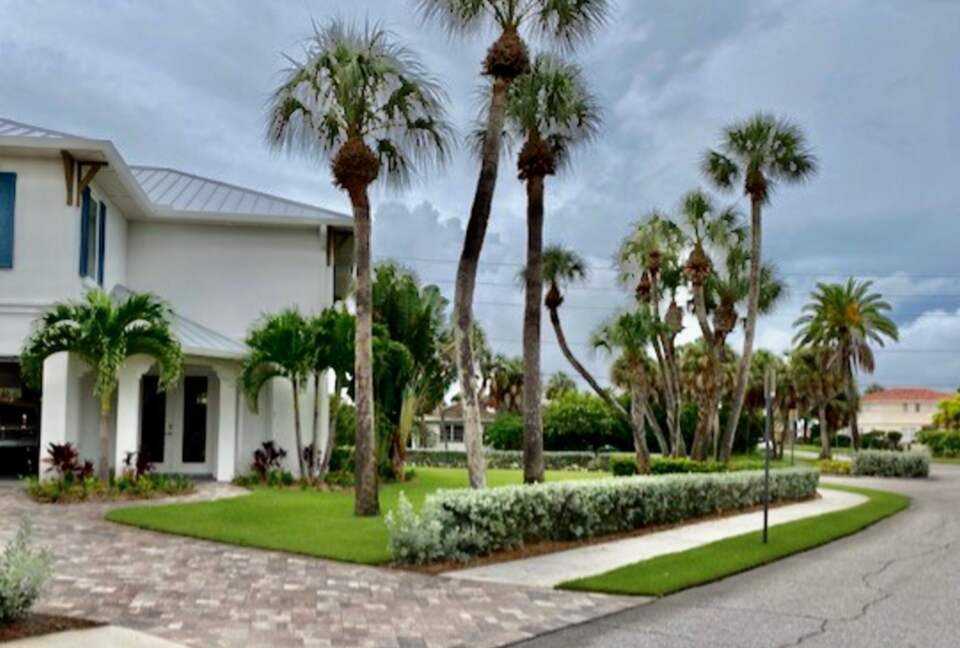 Home Exchange in Clearwater Beach, FL, entry way with palm trees