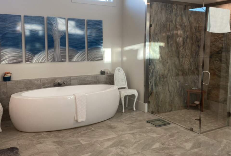 Home Exchange in Clearwater Beach, FL, master en suite with soaker tub