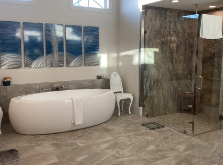 Home Exchange in Clearwater Beach, FL, master en suite with soaker tub