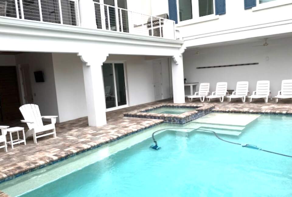 Home Exchange in Clearwater Beach, FL, private pool with hot tub