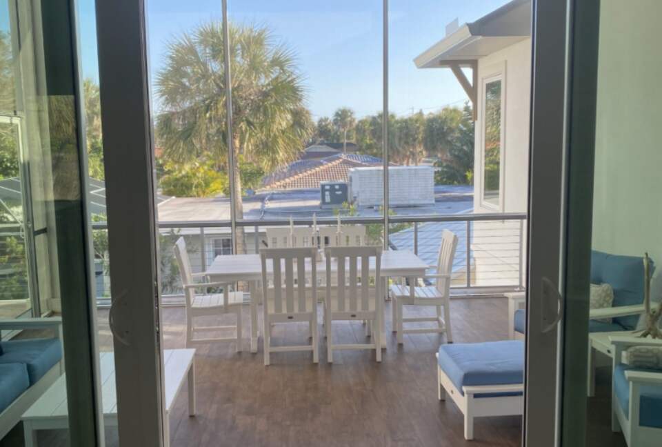 Home Exchange in Clearwater Beach, FL, patio with lounge and dining
