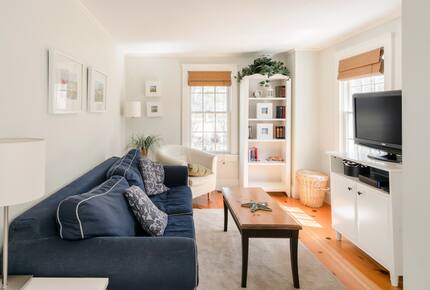 Separate Den with 40" TV