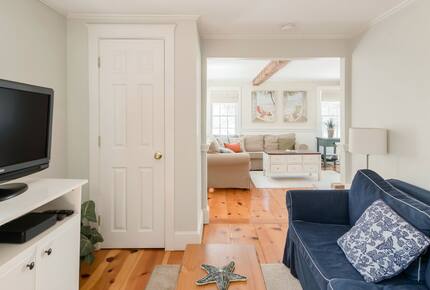 Cape Cod Chatham Hardings Beach Retreat - Chatham, Massachusetts