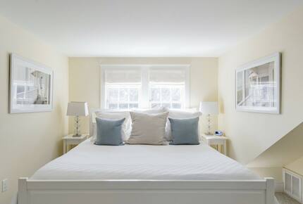 Cape Cod Chatham Hardings Beach Retreat - Chatham, Massachusetts