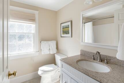 2nd Floor Full Bathroom with Shower and Tub