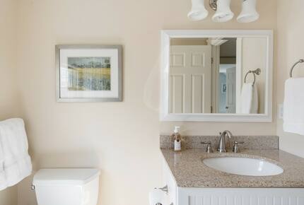 Cape Cod Chatham Hardings Beach Retreat - Chatham, Massachusetts