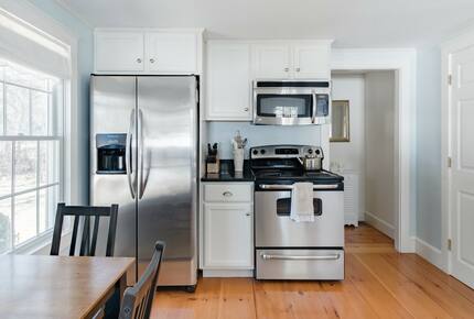 Cape Cod Chatham Hardings Beach Retreat - Chatham, Massachusetts