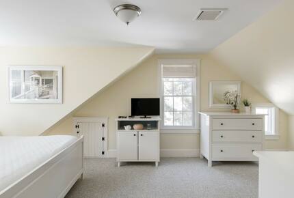 Cape Cod Chatham Hardings Beach Retreat - Chatham, Massachusetts