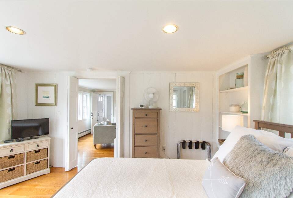 Queen Size First Floor Bedroom Overlooks the Ocean