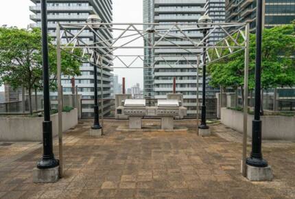 Seasonal roof terrace