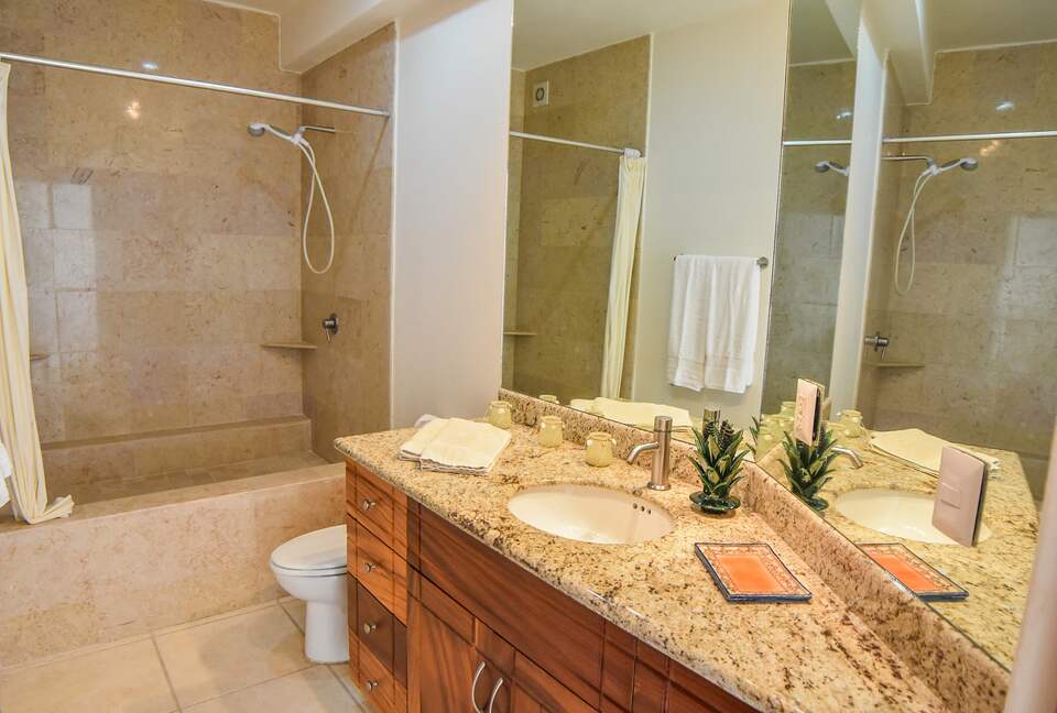 Home Exchange in Sayulita, Nay., Mexico Junior Suites Bathroom