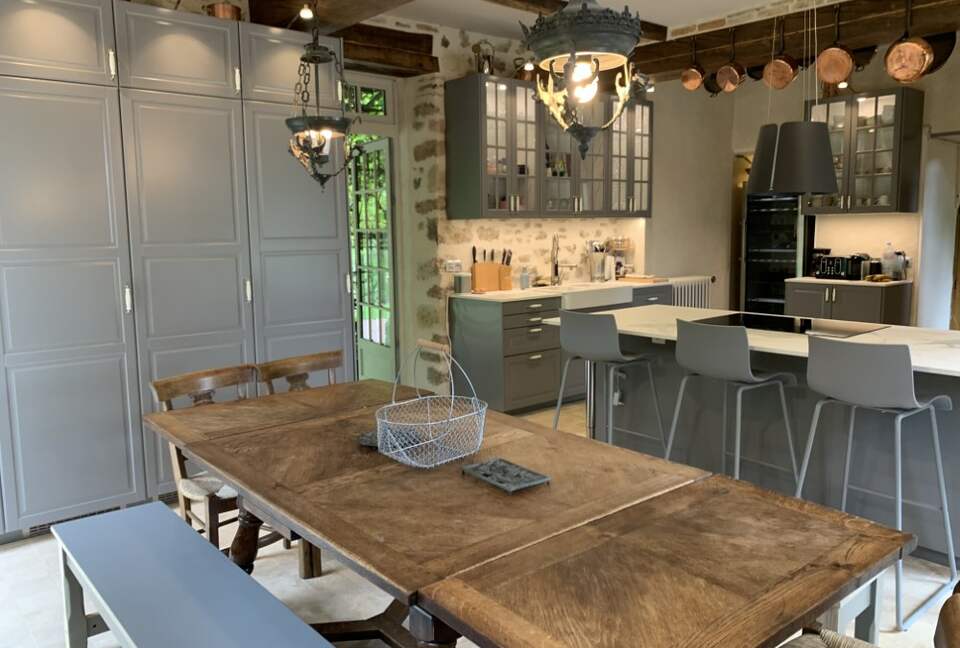 Château De Vézins (R) - Cholet, France