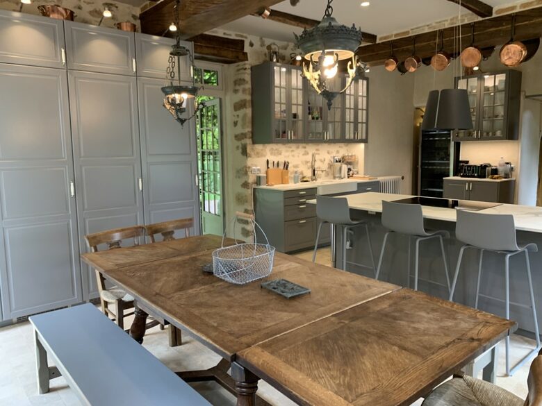 Château De Vézins (R) - Cholet, France