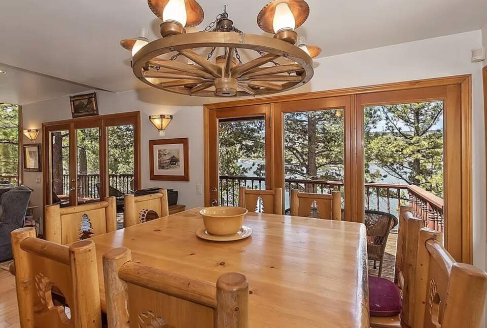 Spacious dining room