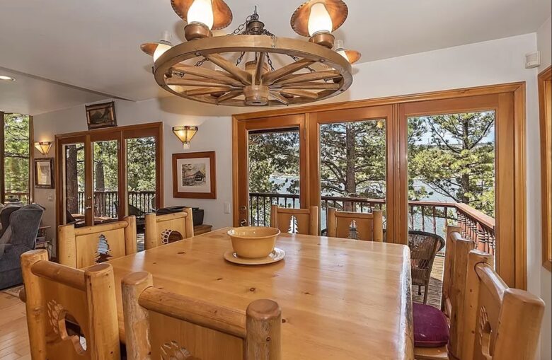 Spacious dining room