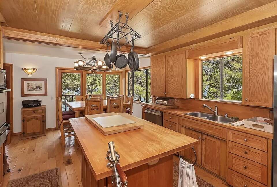 Fully equipped kitchen