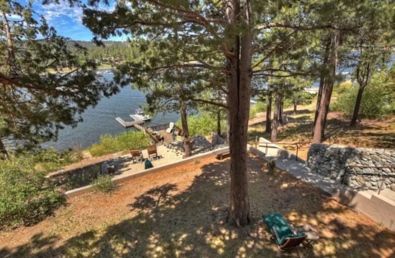 Three-tiered lakefront property