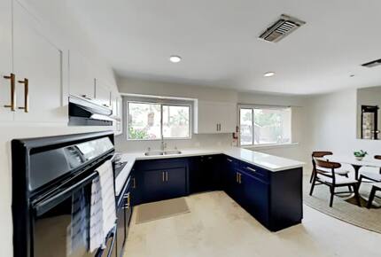 Home Exchange in Palm Springs, CA mid century modern kitchen