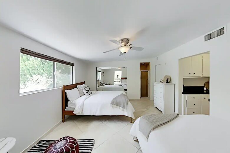 Home Exchange in Palm Springs, CA spacious bunk room