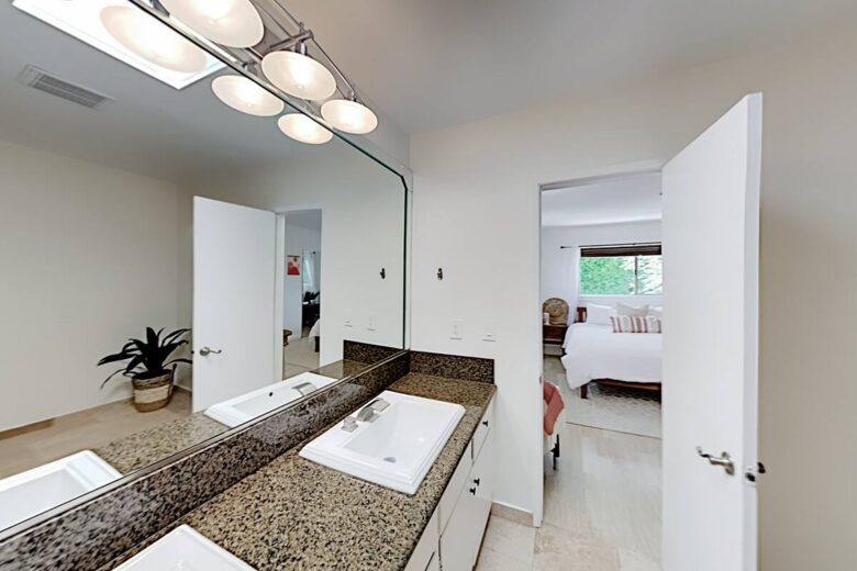 Home Exchange in Palm Springs, CA queen bedroom 1 en suite bathroom