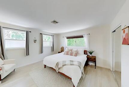 Home Exchange in Palm Springs, CA king bedroom 1 with mirror closet