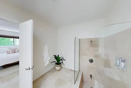 Home Exchange in Palm Springs, CA king bedroom en suite