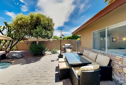 Home Exchange in Palm Springs, CA outdoor lounge