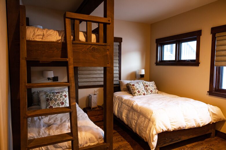 Mountain Home Ranch - Bordering National Forest - Durango, Colorado