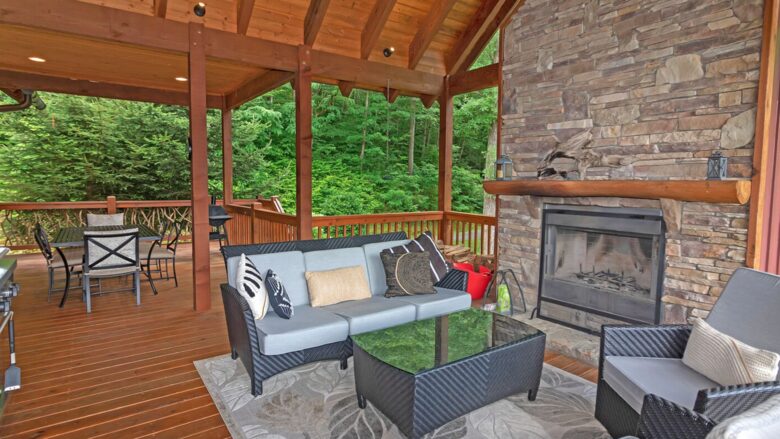 Outdoor lounge and fireplace