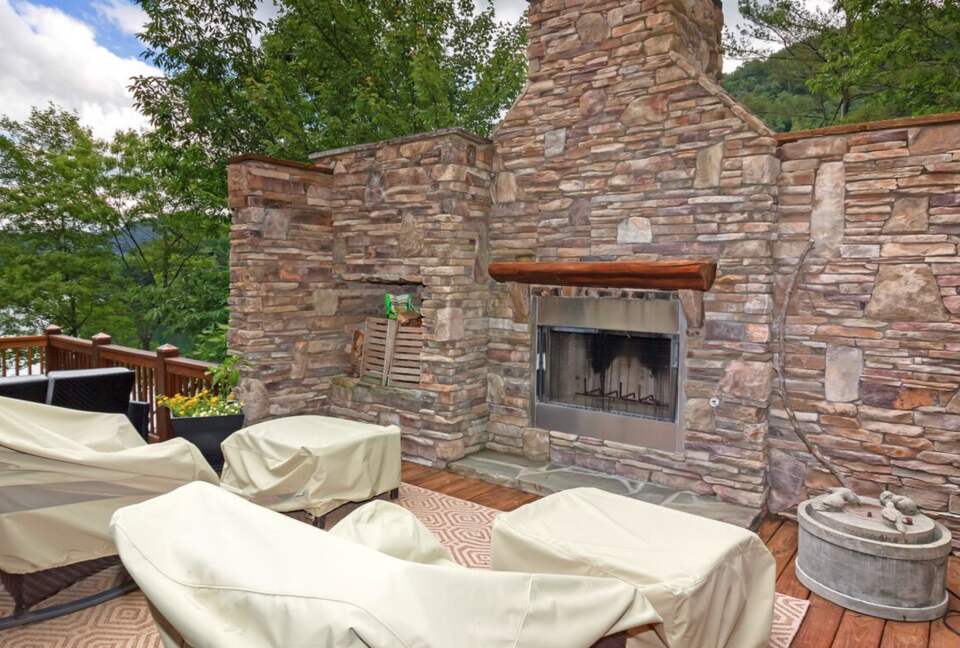 Outdoor lounge and fireplace