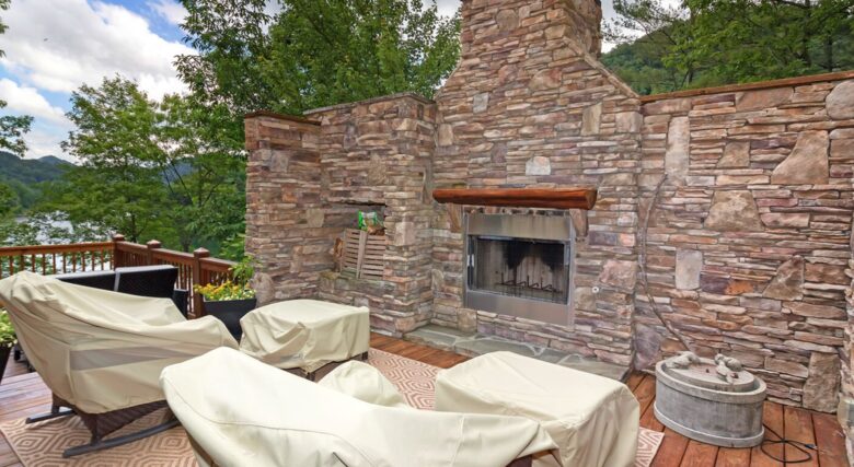 Outdoor lounge and fireplace