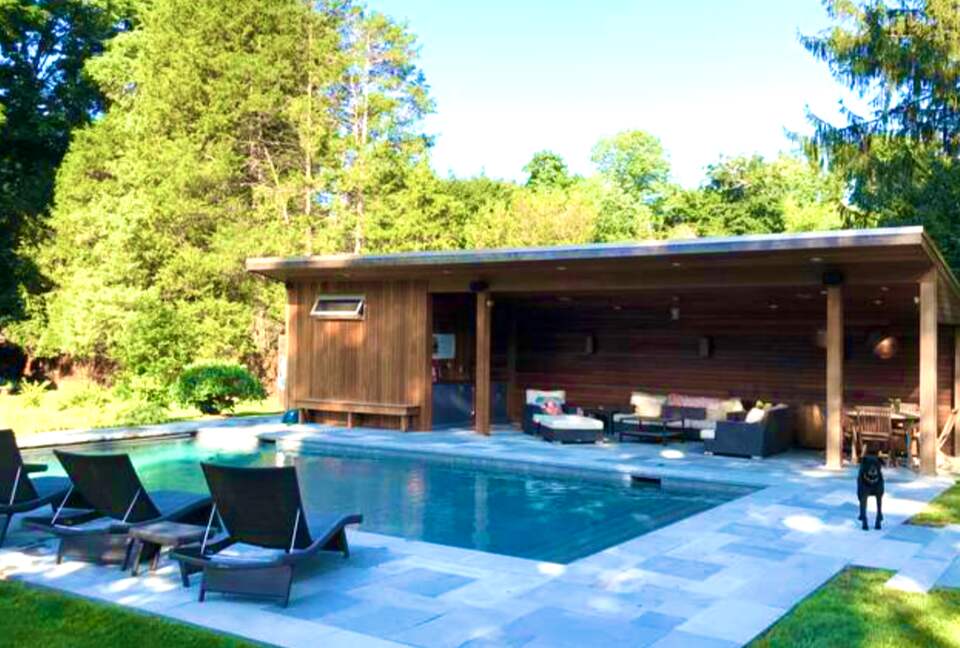 Beautiful pool and pool house